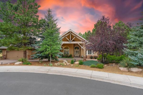 Lone Oak Lodge with AC Forest views